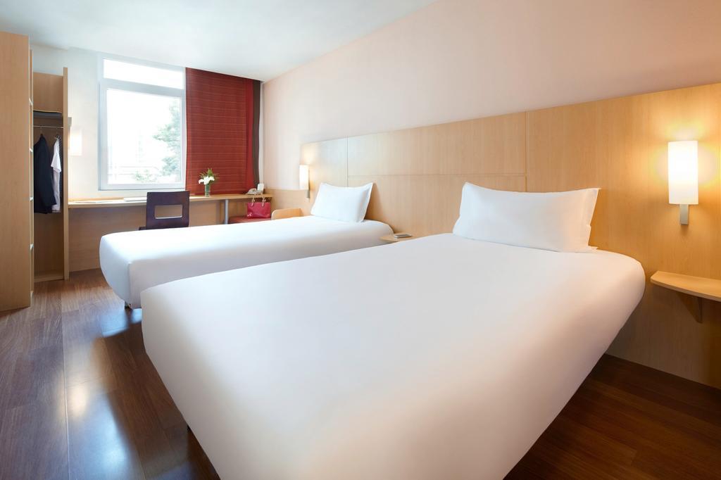 Ibis Leshan City Center Exterior foto